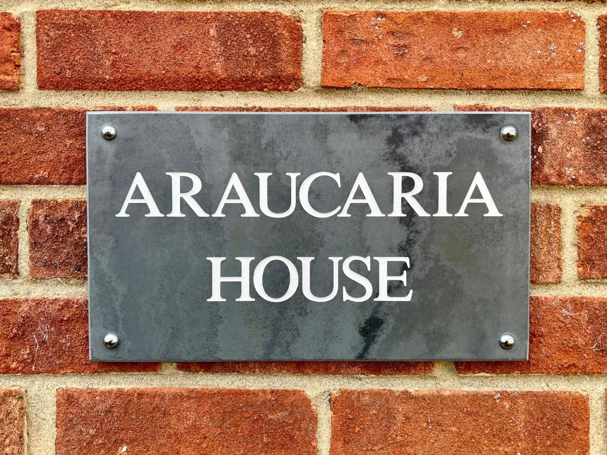 휫비 Araucaria House 빌라 외부 사진